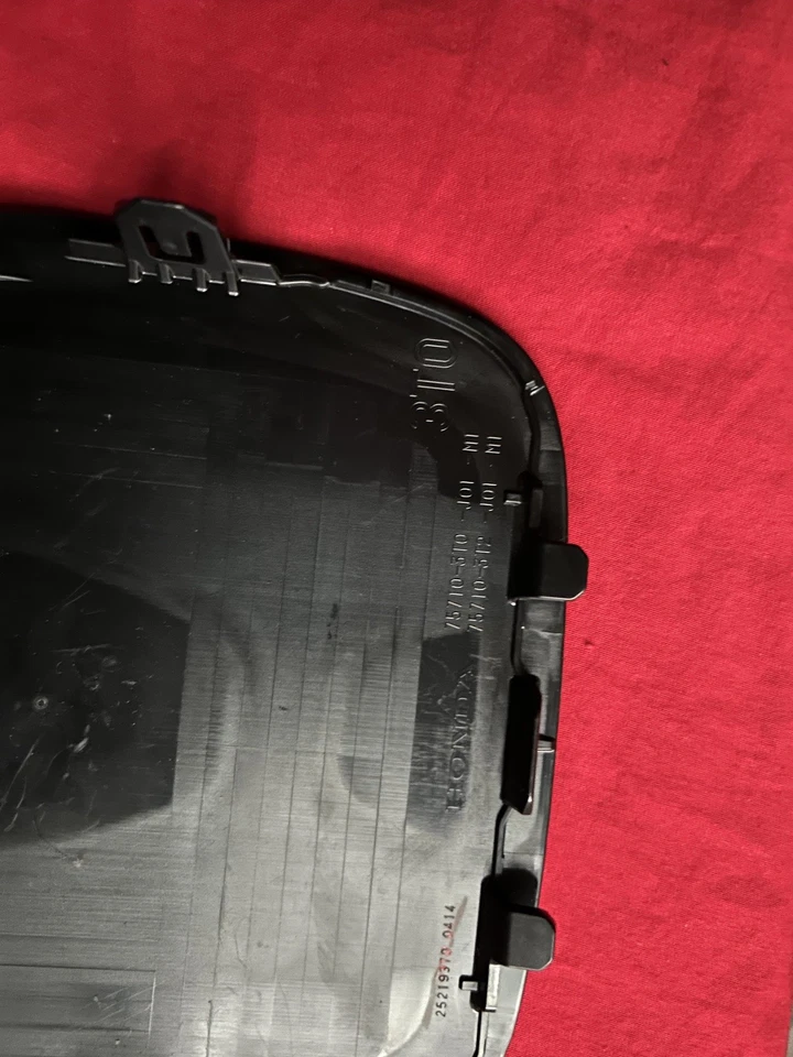 OEM 2023-2025 OEM HONDA CR-V FRONT GRILLE RADAR EMBLEM GENUINE  - Image 4 of 4