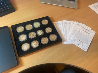 12 x £5 SILVER PROOF COINS Westminster collection all details below