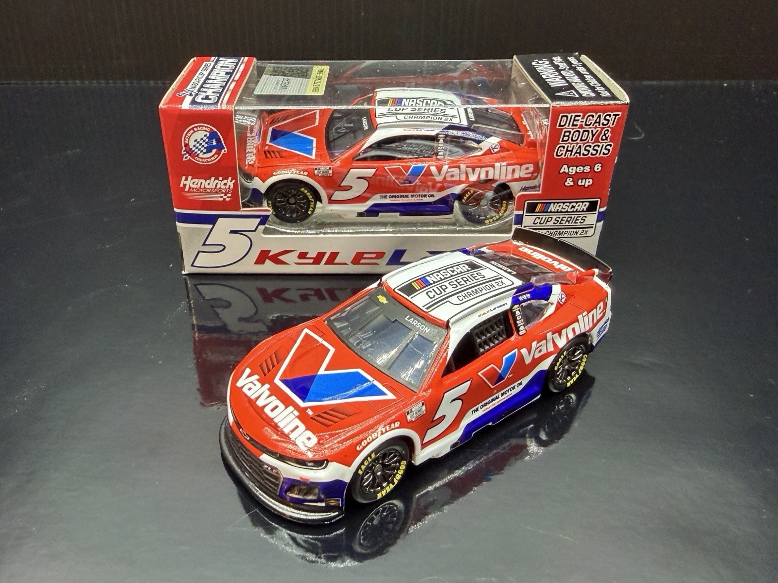 2025 Kyle Larson 1:64 #5 Valvoline Champion Diecast