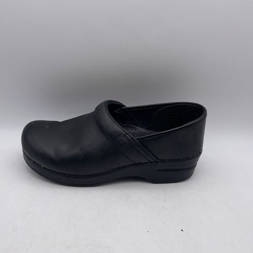 dansko nursing clogs