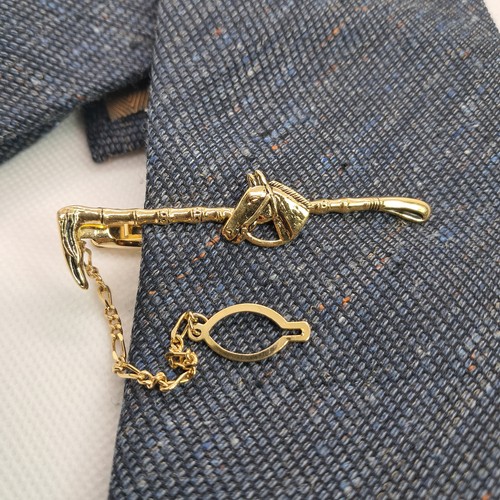 Vintage Design Scofield Tie Clip Bar Gold Toned Horse Head w/Chain - 第 1/6 張圖片