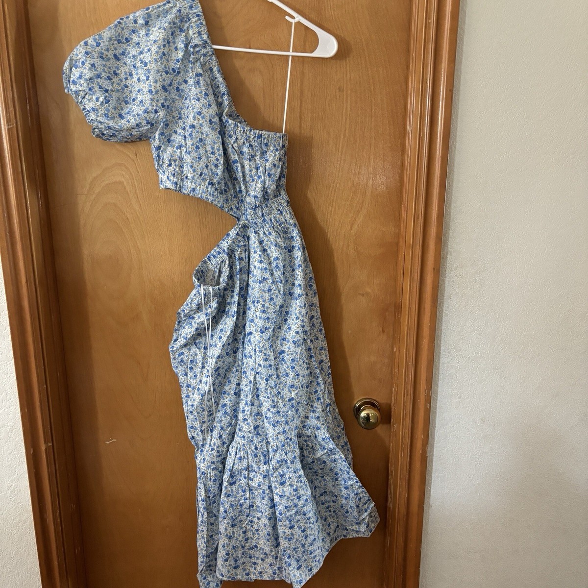 lush blue floral dress Women’s Flower Off The One Shoulder Peek A Boo Size Small Hello molly