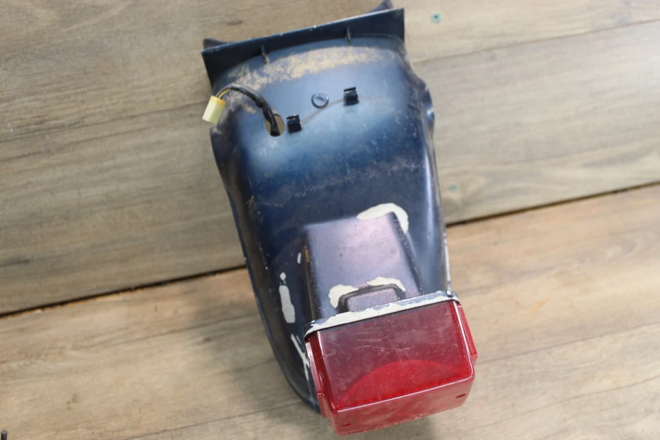 1981 YAMAHA ВОЗБУДИТЕЛЬ 185 SR185 ЗАДНИЙ КРЫЛО КАПОТ ОБТЕКАТЕЛЬ - Изображение 2 из 4