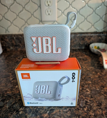 JBL Go 4 Portable Bluetooth Speaker White USB-C Carrying Strap No App
