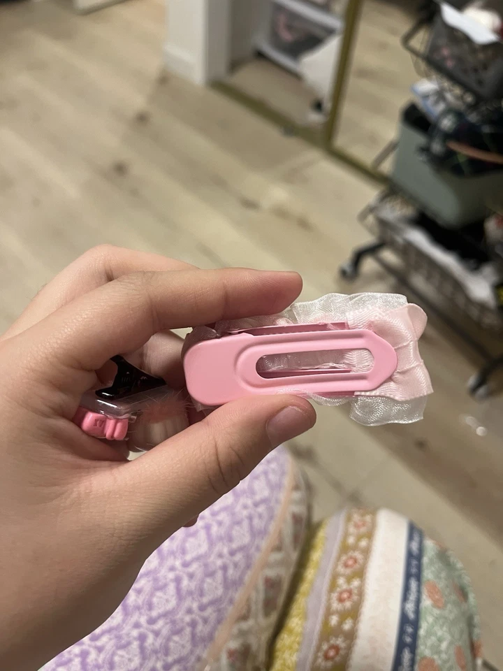 Lindo juego de pinzas para el cabello Sanrio rosa hecho a mano - Hello Kitty Foto 4 de 4