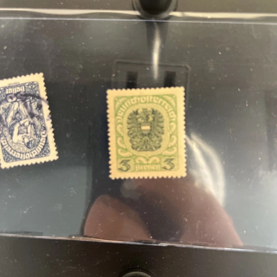 sello verde 3 coronas Austria - escudo de armas - 1920 - no cancelado Foto 3 de 4