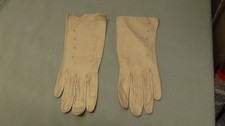 Vintage Ladies beige Leather Gloves Wrist Length Size 6.5