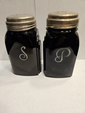 VINTAGE MCKEE ROMAN ARCH BLACK DECO GLASS SHAKERS