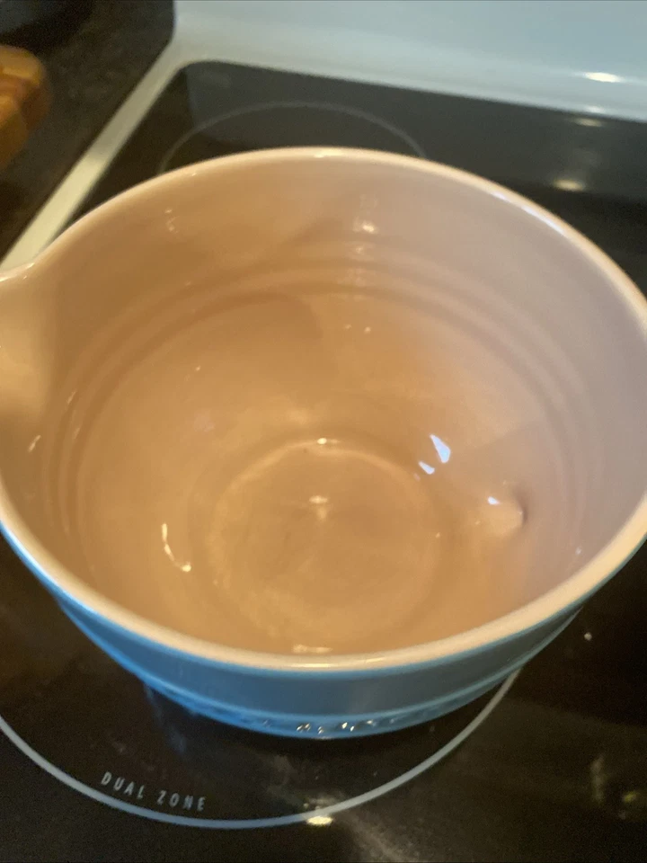 Cuenco mezclador vintage Le Creuset de 2 cuartos de galón de gres azul turquesa Foto 4 de 4