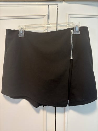 black mini skort