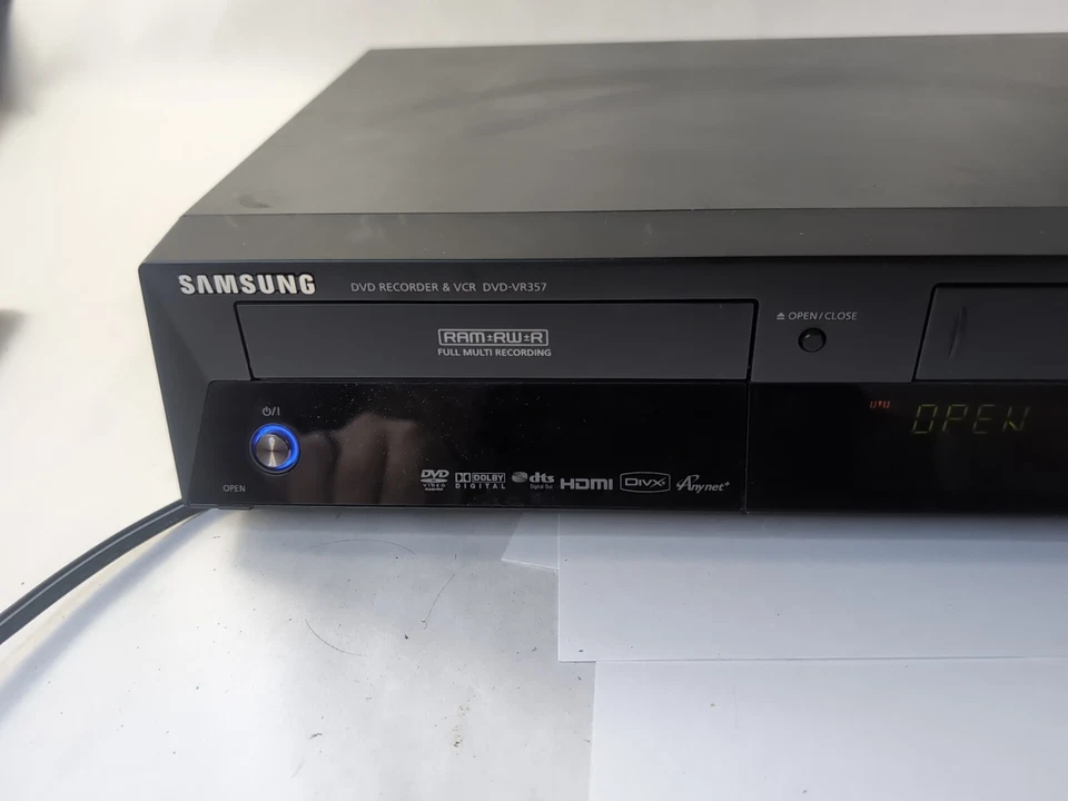 Samsung DVD-VR357 DVD RAM RW-R VHS Combo Recorder, VCR Works, DVD Needs Repair - Image 4 of 4