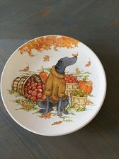 Weimaraner dog W Sweater Apples fall decorative plate 8.5” Dia