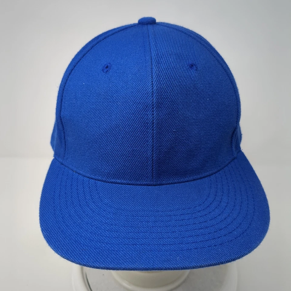 Sombrero ajustado Leader azul 7 1/2 sólido 6 paneles orificios de ventilación en blanco exterior Foto 2 de 4