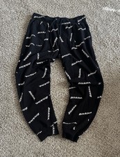 Stylish black joggers with all-over Dickies logo. Brand: Dickies Size: L