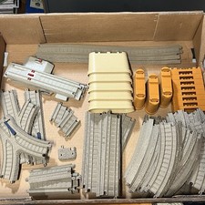 Thomas Friends TrackMaster Tan Track Lot - 3-Way Switch Bridge Piers Risers