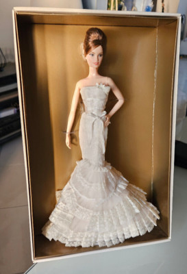NRFB Puppe Doll 2008 BARBIE VERA WANG BRIDE THE ROMANTICIST Gold Label L9652