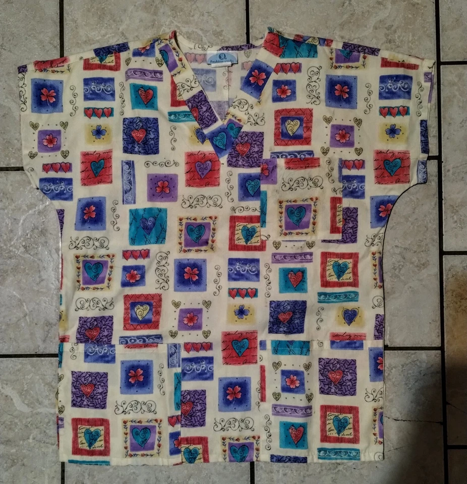 Set Of 4 womens medical scrubs Top Size S  - Image 4 of 4