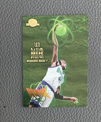 Vin Baker ATOMIC 1995-96 Skybox A6 Sacramento Kings 