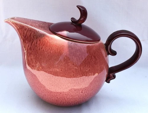 Hull China - BRICK RED/ROSE CRESCENT PATTERN - TEAPOT WITH LID - B13 - MCM 1950s