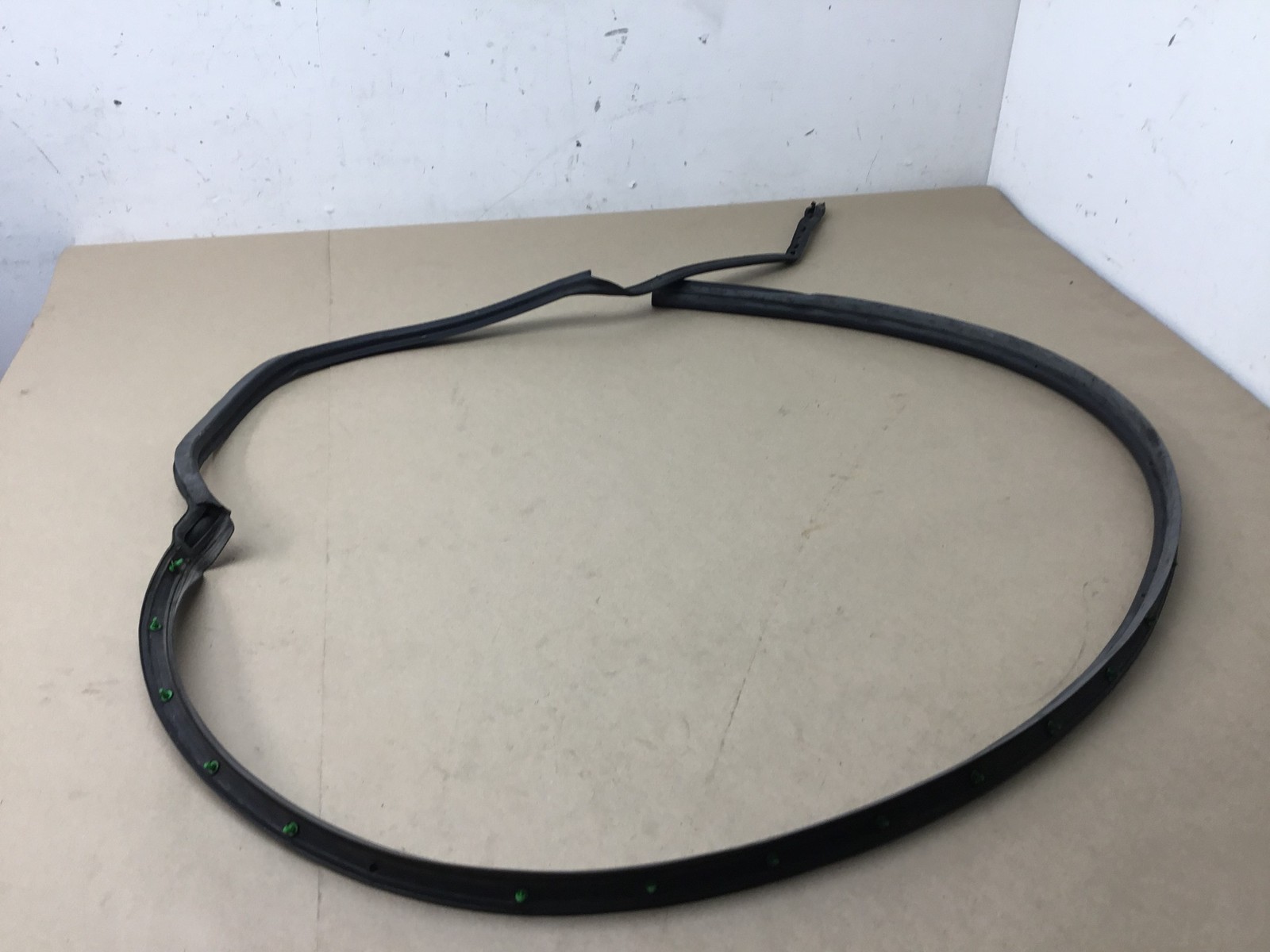 Bentley Bentayga 2019 V8 Right Passenger Door Sill Weather Strip Seal 16-20 :M