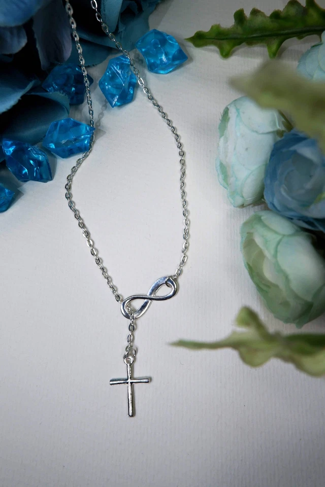 Collar Cruz Infinita Maya's Grace para Mujer, con Colgante Cruz Ajustable Foto 3 de 4