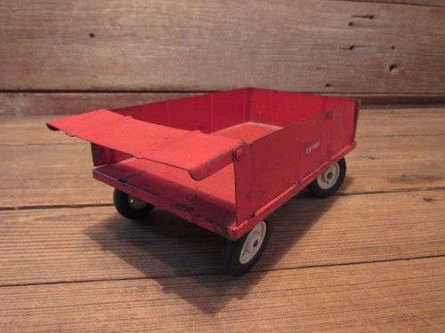 Vintage McCormick Red Barge Wagon With White Steel Rims Toy 1/16 - Picture 5 of 11
