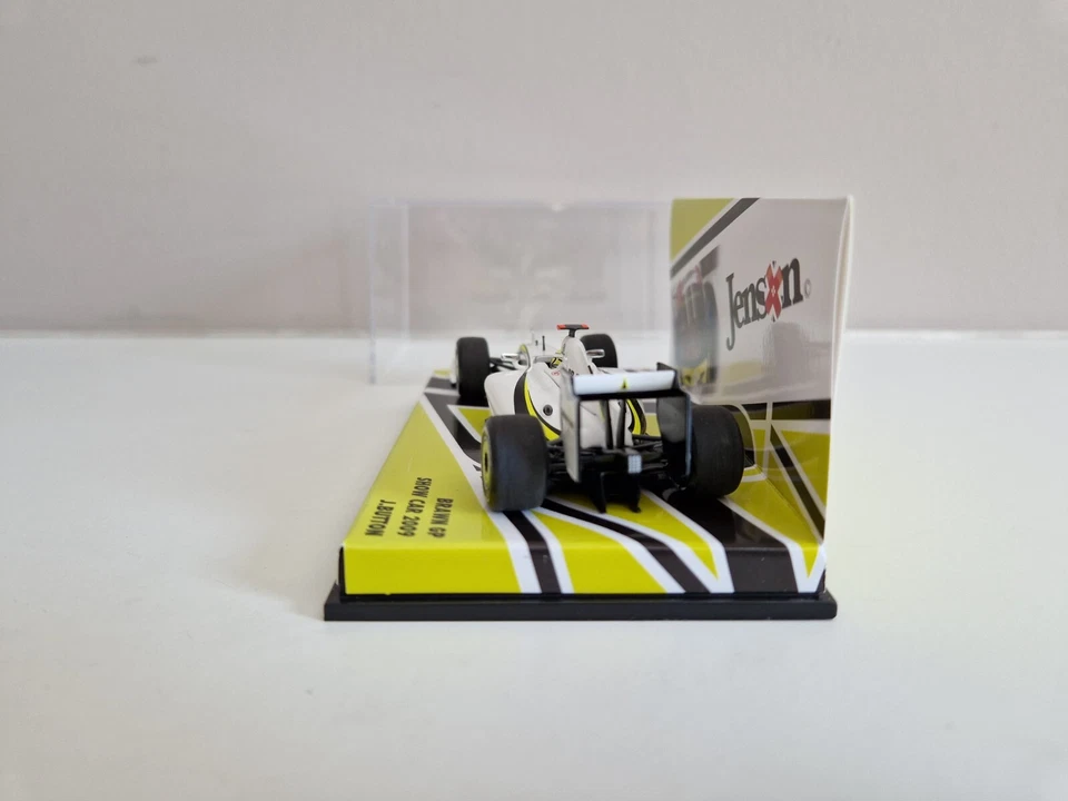 Minichamps 1/43 Brawn Gp Mercedes BGP001 J. Button - Showcar 2009 (JB Edition) - Image 4 of 4