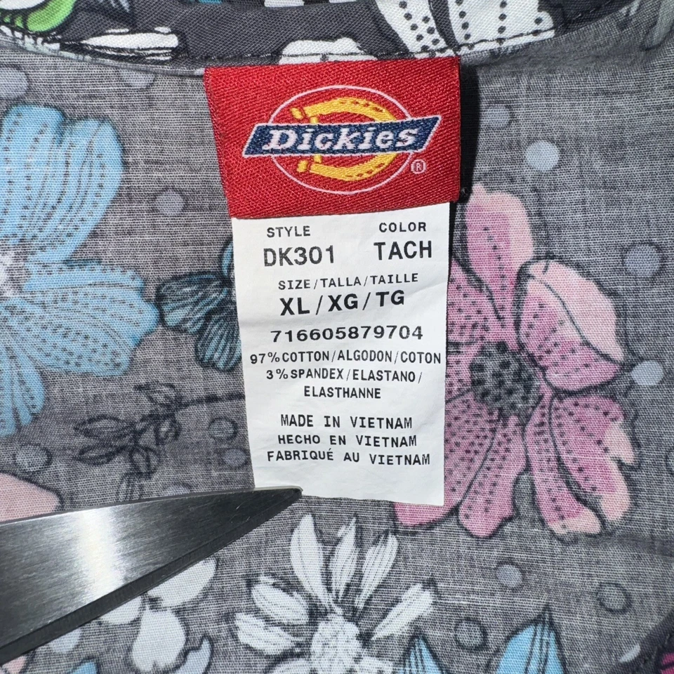 Vintage Dickies Scrub Top Toadally Chilling Frogs Womens Size Xl Guc E700 - Image 4 of 4