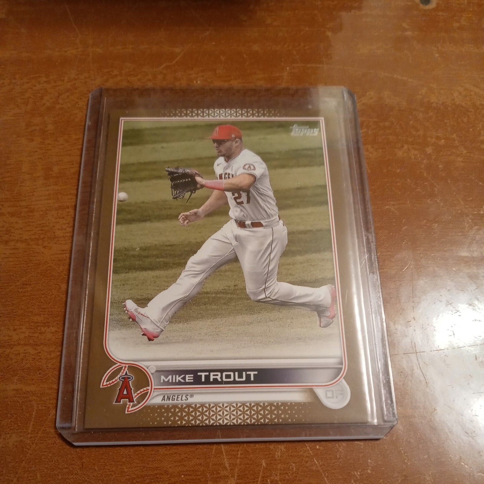 2022 Topps Series 1 Mike Trout #27 Gold #D 199/2022 LA ANGELS