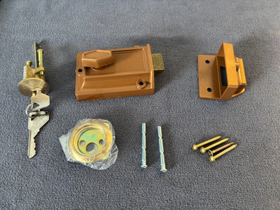 Night Latch Deadbolt Rim Lock with Key Cylinder and 2 Keys