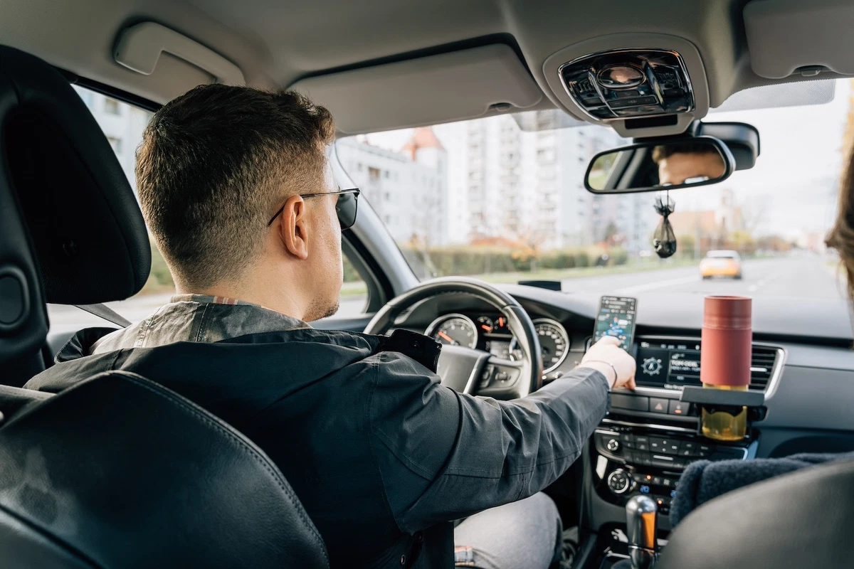 Driving Precisely Car Phone Mounts That Hold Up
