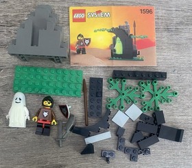 Lego 1596 Castle Wolfpack Ghostly Hideout 100% Complete with Instructions no Box
