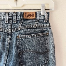 Vintage 90  s Lee High Rise Acid Wash Tapered Fit Grunge leg Denim Jeans Size 26