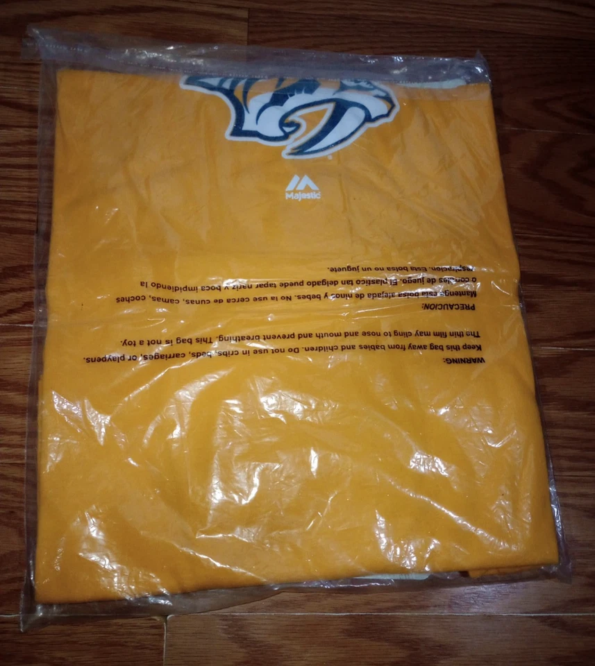 Camiseta deportiva Nashville Predators cuello en V para mujer 1X dorada NHL hockey fan Gear Foto 3 de 4