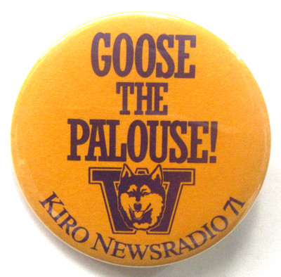 vintage UW HUSKIES GOOSE THE PALOUSE! KIRO Newsradio Football 2.25'' pinback sp1