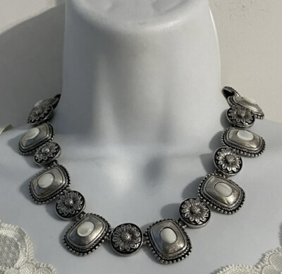 Premier Design Silvertone Oval Mother Of Pearl Cabochon Flower Link Necklace #54