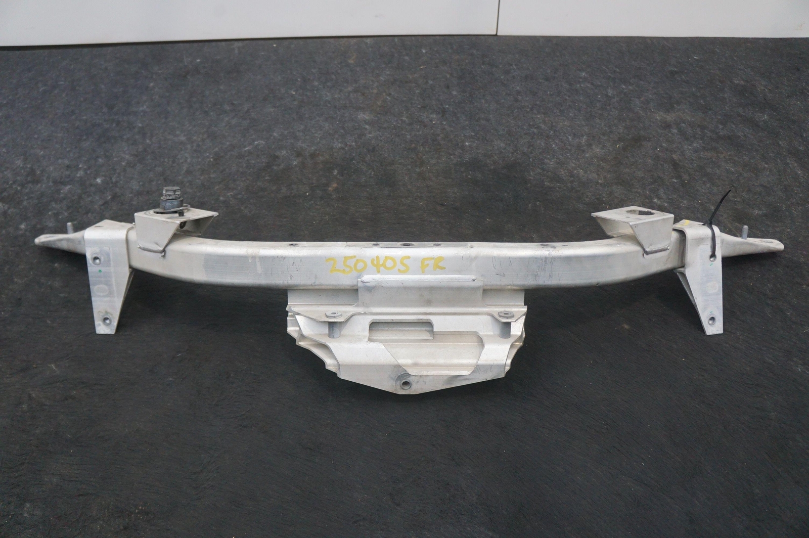 Front Center Collision Beam 51647198882 Rolls Royce Ghost Series I 09-14 *Note*