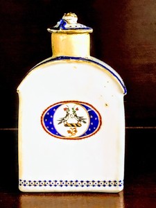 Late 18th Century (Qianlong Era) Chinese Export American Market Tea Caddy & Lid