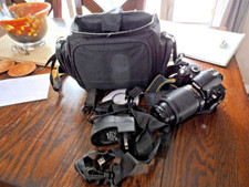 NIKON D60 DSLR DIGITAL WORKING CAMERA BUNDLE 55-200 GOLD DX LENS 10.2 MEGAPIXEL