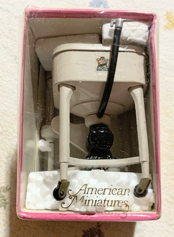 American Miniatures Dollhouse Maytag Washing Machine White Metal AM-7516