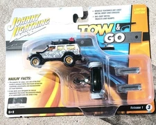 2025 Johnny Lightning Tow & Go Jeep Cherokee XJ White Lightning Chase BAD CARD
