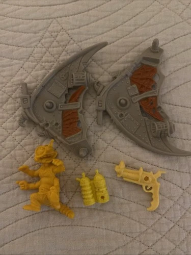 VINTAGE 1990 TMNT Playmates Accessories Wingnut & Screwloose Mutant Ninja Turtle