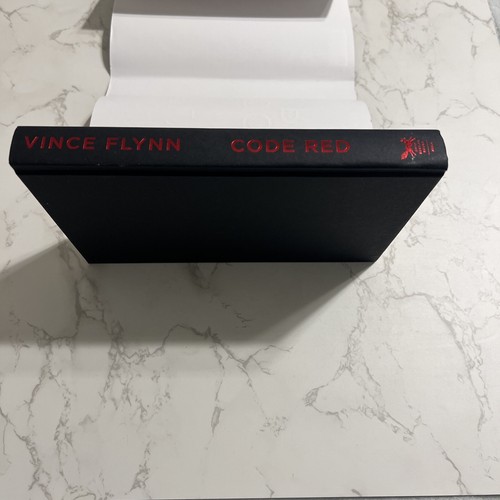 Code Red : A Mitch Rapp Novel by Kyle Mills and Vince Flynn (2023, 1st Ed. HCDJ) - 第 16/17 張圖片