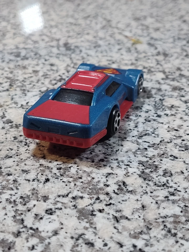Superman Mattel Hot Wheels 2016 coche de fricción retroceso juguete McDonald's Foto 3 de 4