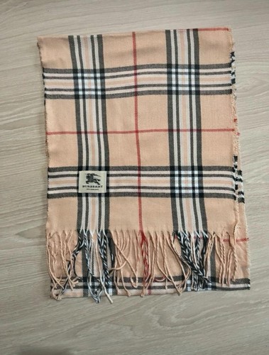 Burberry Scarf 100% Lambswool - Picture 2 of 2