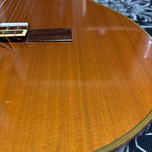 Guitarra clásica Yamaha C-300 tapa de cedro macizo hecha en Japón 1976-1983 - Imagen 6 de 14