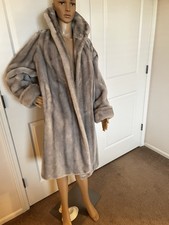 VINTAGE 60s Realistic Silver Faux Fox Fur Lined Coat Pockets Made In USA Large