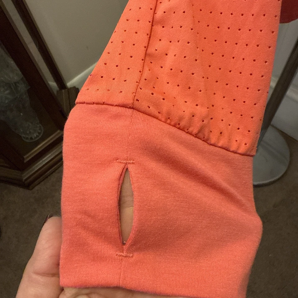 Avia Women's 3XL Long Sleeves Athletic Top Thumb Holes Pink Casual - Image 4 of 4