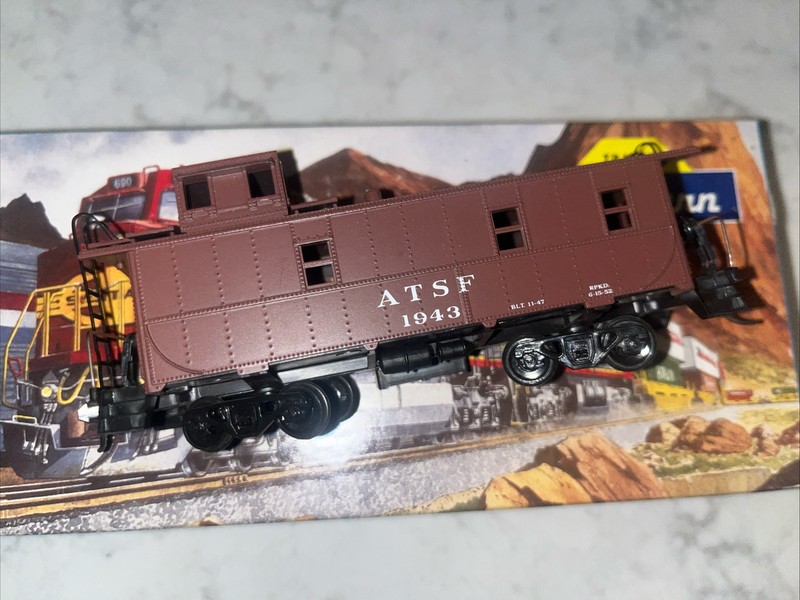 HO Athearn 1250 Santa Fe Cupola Caboose # ATSF 1943
