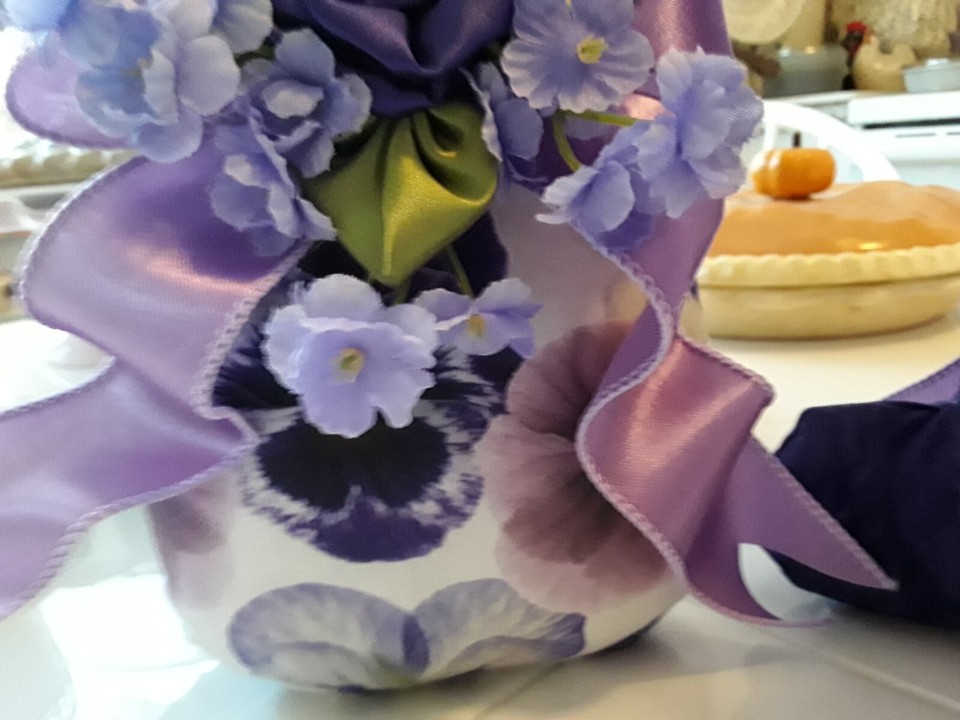 PRETTY PURPLE CABBAGE ROSES FLORAL FABRIC BEAUTIFUL BUNNY RABBIT